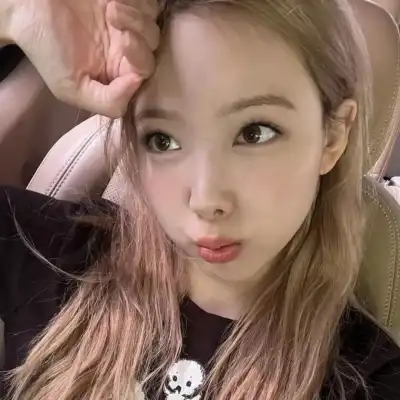 隗逸馨
